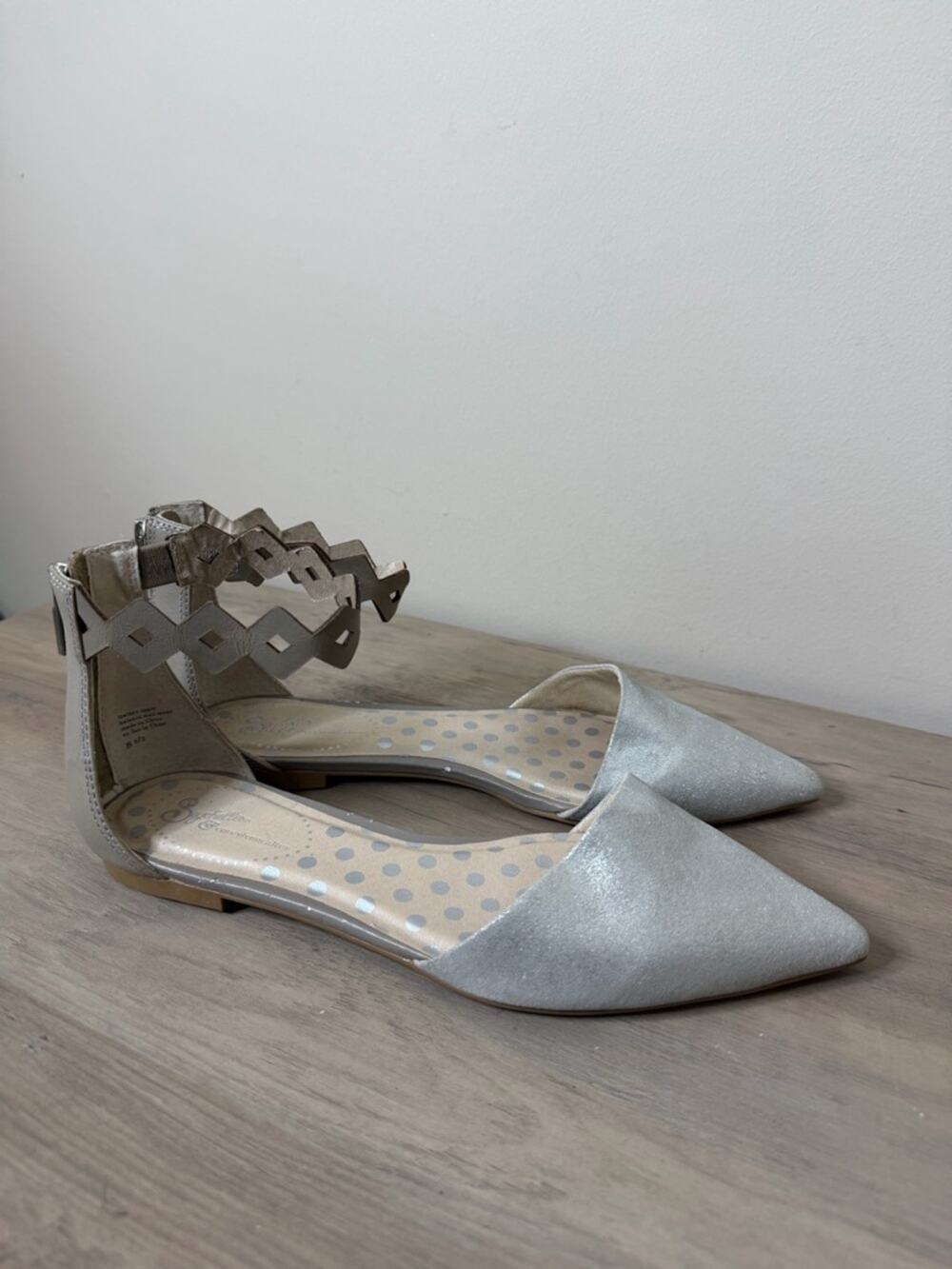 Seychelles x Anthropologie Silver Flats with Geometric Cutout Design Size 8.5